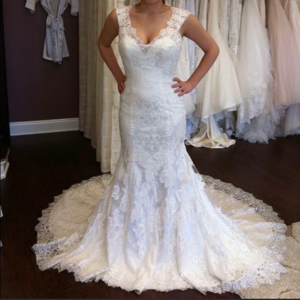 Allure Bridals Lace Wedding Dress